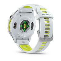 Смарт-часы Garmin Forerunner 970 с титановым безелем, корпусом цвета белого камня и бело-жёлтым ремешком